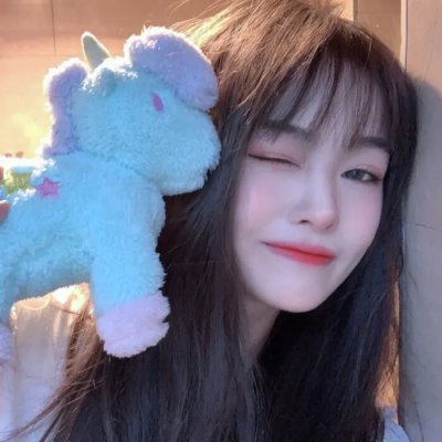 她如星光般闪耀